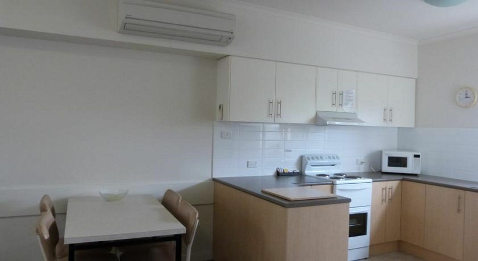 Glenelg Holiday Apartments - Corfu Аделейд Екстериор снимка