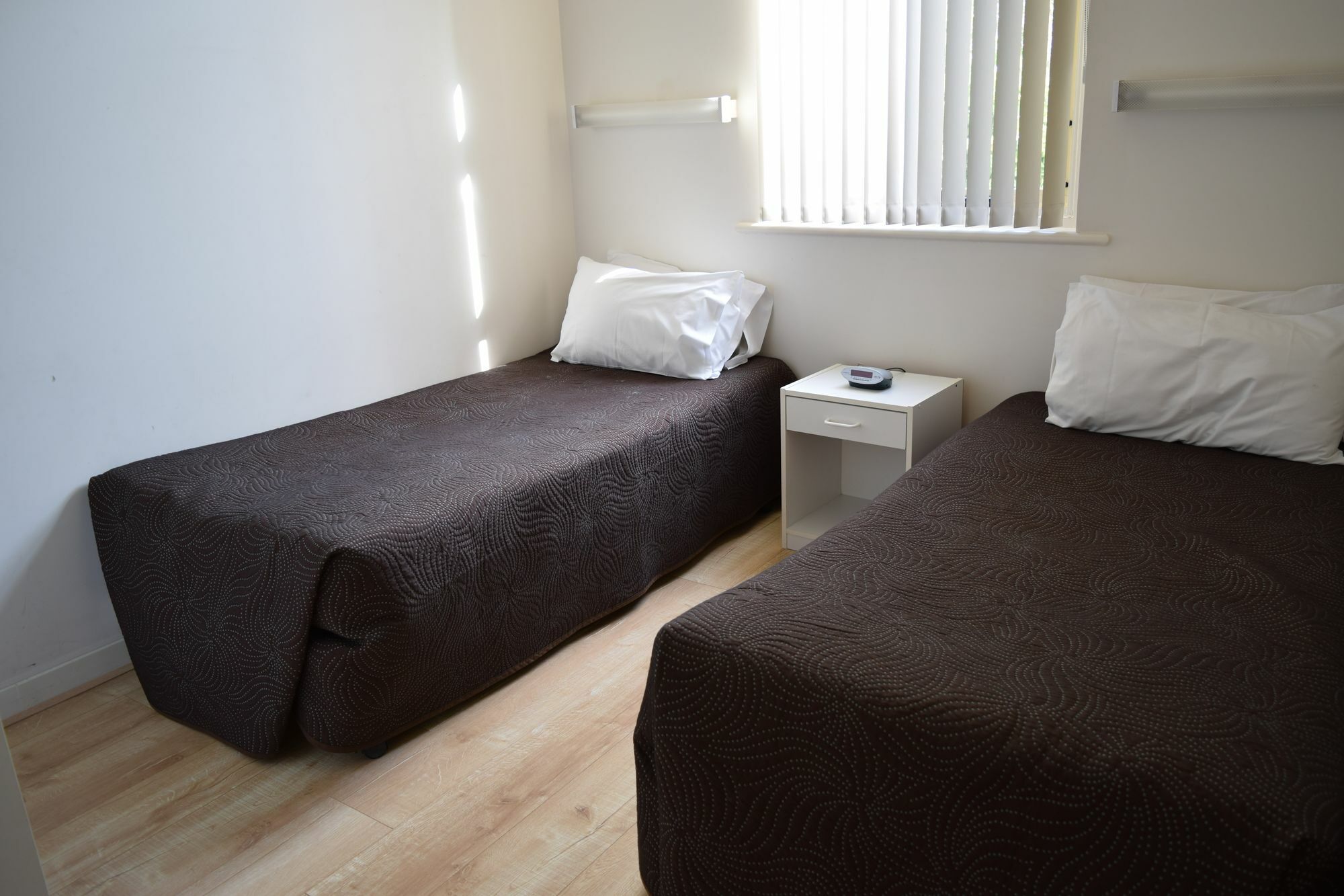 Glenelg Holiday Apartments - Corfu Аделейд Екстериор снимка