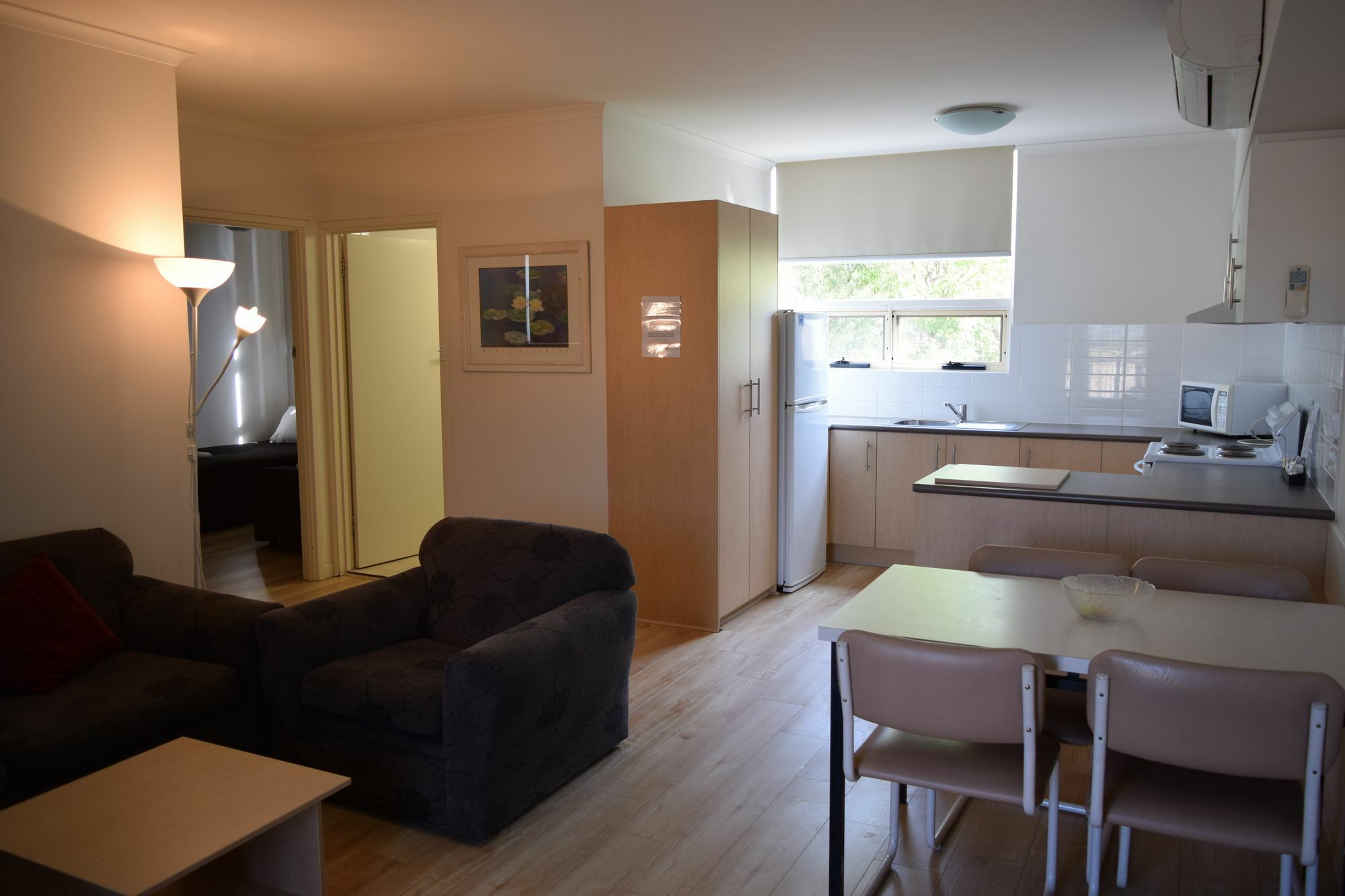 Glenelg Holiday Apartments - Corfu Аделейд Екстериор снимка